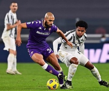 سفيان أمرابط يقدم وعدا لمناصري  الفيورلا !