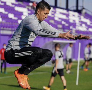 يميق غادر  العزل  وأجرى تدريبه الإنفرادي الأول