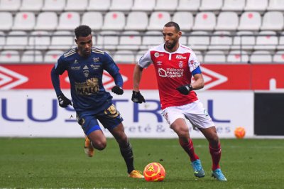 يونس عبد الحميد يقفز لمقعد جديد