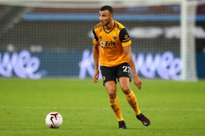 كلوب ينفي خبر اهتمام ليفربول بسايس