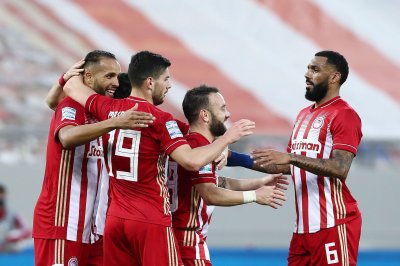 يوسف العرابي صمت وانتفض بالهدف 16