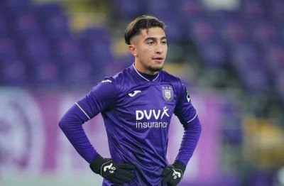 صانع العاب جديد يتألق باندرليخت