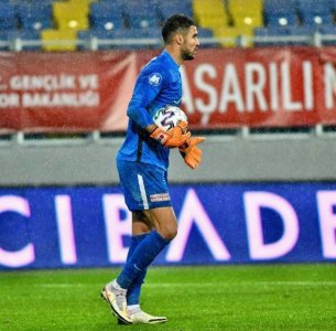 منير المحمدي يطيح بداكوسطا