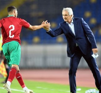 التنافس يحتدم بين المحترفين في شهر مارس لإقناع وحيد