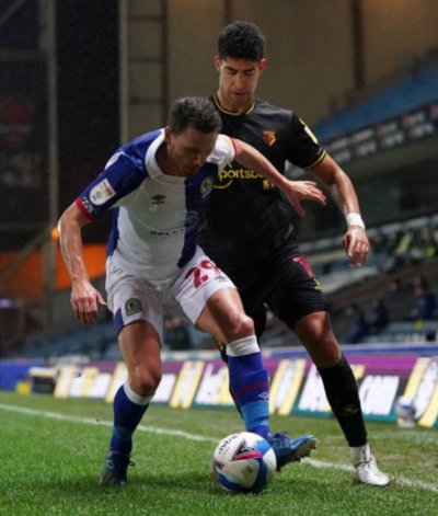 واتفورد بلاعبيه المغربيين يحافظ على وضعيته في مركز الصعود