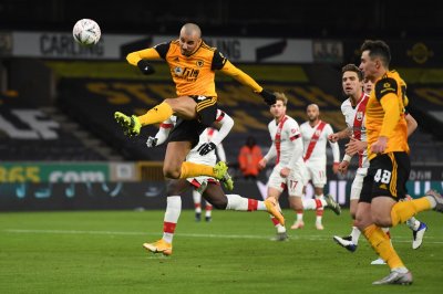 مبارزة خاصىة لسايس في قمة الزعيم