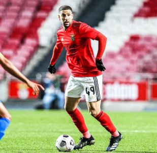 تاعرابت يصنع تألقه ويصل للنهائي