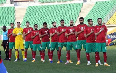 الجامعة في ورطة قبل معسكر الأسود