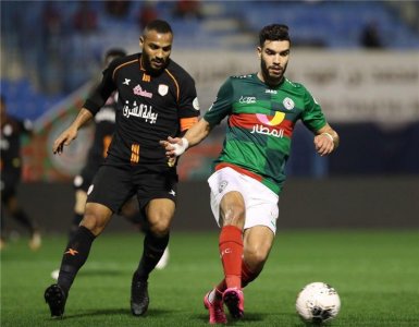 لاعب الأهلي السابق: استغربت لرحيل أزارو