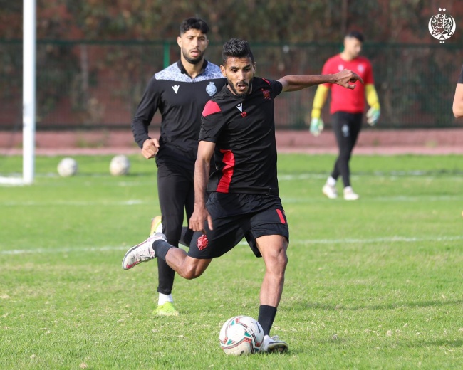 مهاجم الوداد قد يغيب لشهر بسبب الإصابة