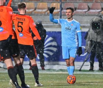 غرس الله يسجل ثاني ثنائية