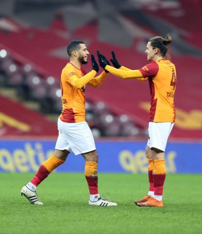 بلهندة يقترب من أولمبياكوس