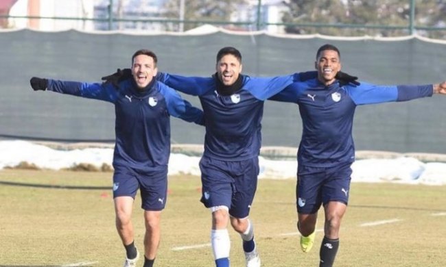 داكوسطا ينقد فريقه من الهزيمة