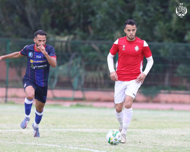 مدافع الوداد يؤكد قدرة الوداد على المنافسة على كل الالقاب!