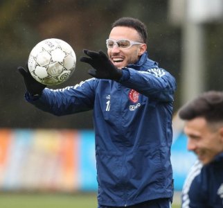 مزراوي يتدرب بنظارات على طريقة دافيدس