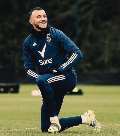 تعرف على ماذا يفعل عميد الأسود خلال شهر رمضان ؟