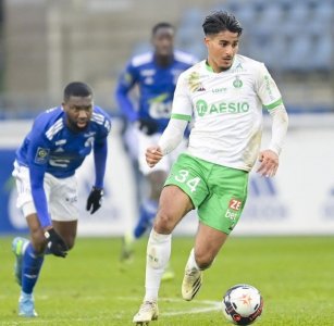 أيمن موفق.. لاعب سانت ايتيان على رادار نابولي