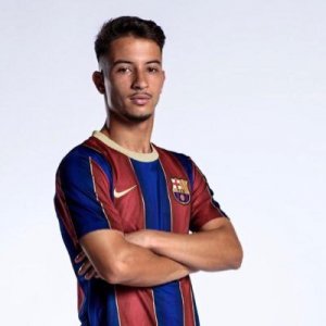 غيلان يكشف ل  المنتخب  هدفه مع برشلونة