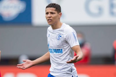 أمين حارث يتعرض لإعتداء من طرف جماهير شالك