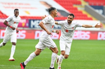 لم يخسر في 12 مباراة الاخيرة في موسم استثنائي لفجر