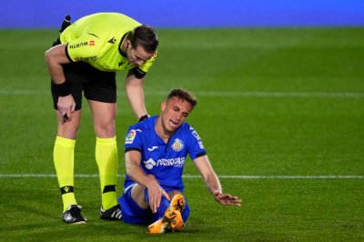 سفيان شاكلا يؤدي الثمن