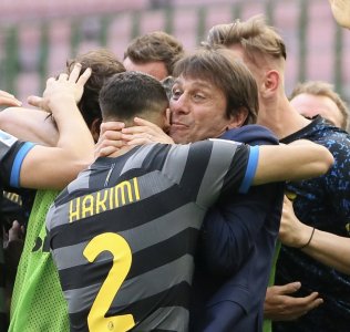 حكيمي يهدي أسيست و يقرب إنتر للقب  السكوديتو  أكثر