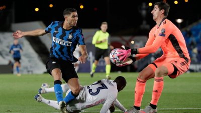 حكيمي: كنت أود البقاء في ريال مدريد لكنه تخلى عني