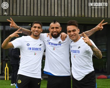 وكيل أعمال حكيمي: بايرن ميونيخ لم يفاجئني