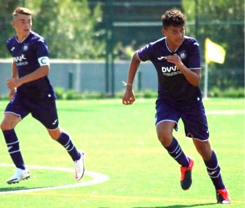 نسيم عزوزي شبل صاعد يشق طريق التألق مع أندرلخت