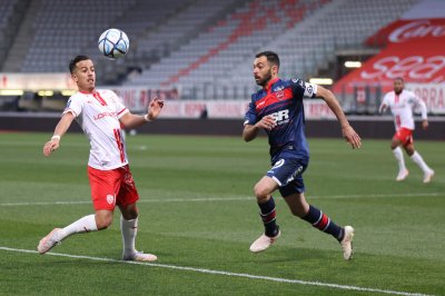 أمين باسي يصل للعلامة السابعة