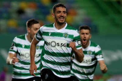 فضال سعيد وحزين في نفس الوقت!