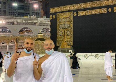 سفيان أمرابط سافر للسعودية لتأدية مناسك العمرة