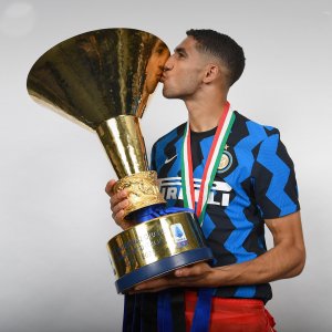 هل تحول أزمة انتر حكيمي الى هذا الفريق الفرنسي ؟