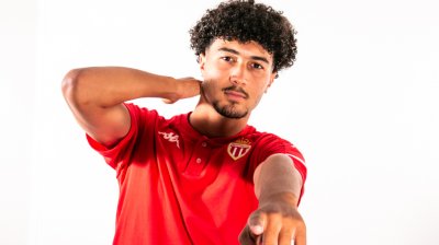 فؤاد الماعش يوقع عقده الإحترافي الأول