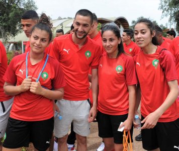 جولة مشي للاعبي المنتخب المغربي داخل مركز محمد السادس لكرة القدم