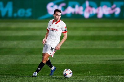 10 عروض تنهال على الحدادي