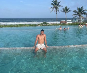 منير المحمدي يختار المكسيك لقضاء عطلة الصيف