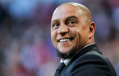 روبيرطو كارلوس: حكيمي وكافو وزانيتي الأفضل في التاريخ