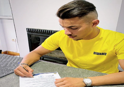 محمد غرس الله يوقع رسميا للحزم السعودي