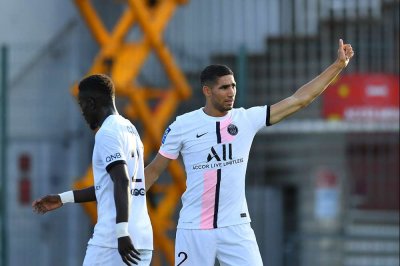 حكيمي قاد باريس سان جيرمان لفوز ودي