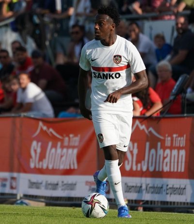 منديل يدشن اولى ودياته بالنمسا