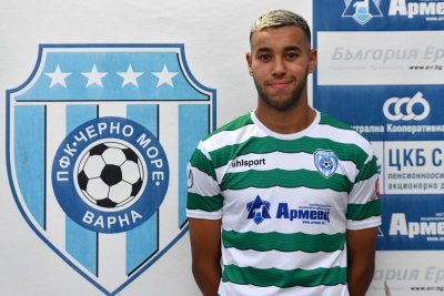 المغربي سامي العنابي يوقع أول عقد إحترافي  ببلغاريا