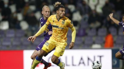 13 محترفا مغربيا  في انتظار عصبة الابطال