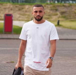 عروض لزكرياء لبيض لكنه يرفض الرحيل