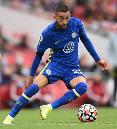 تشيلسي تعادل ب10 لاعبين بحضور زياش في الاحتياط