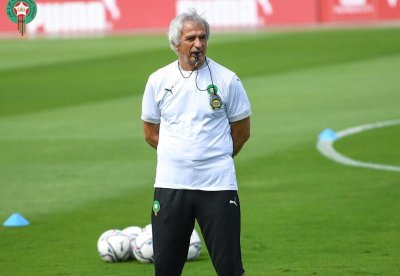 مدرب الأسود متخوف من ملعب لانسانا كونطي