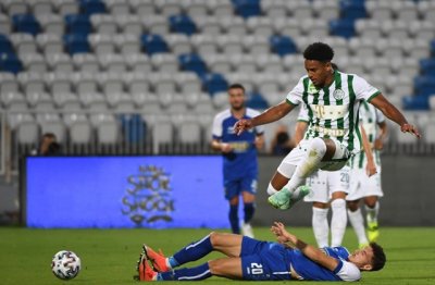 الشقيقان مايي بالعلامة الكاملة مع فرينكفاروس