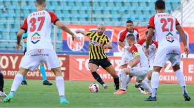 أمرابط يوقع أول أهدافه باليونان