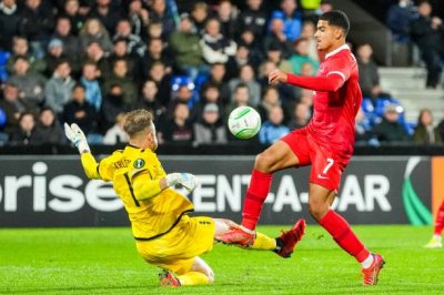 نقطة مشجعة لأزيد وابو خلال في مشوار كونفيرنس ليغ