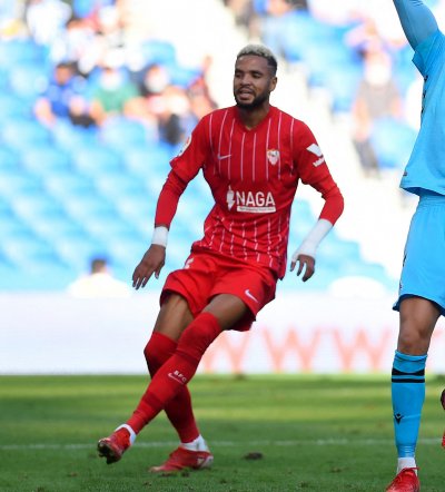 تألق بونو والنصيري عادي في القمة